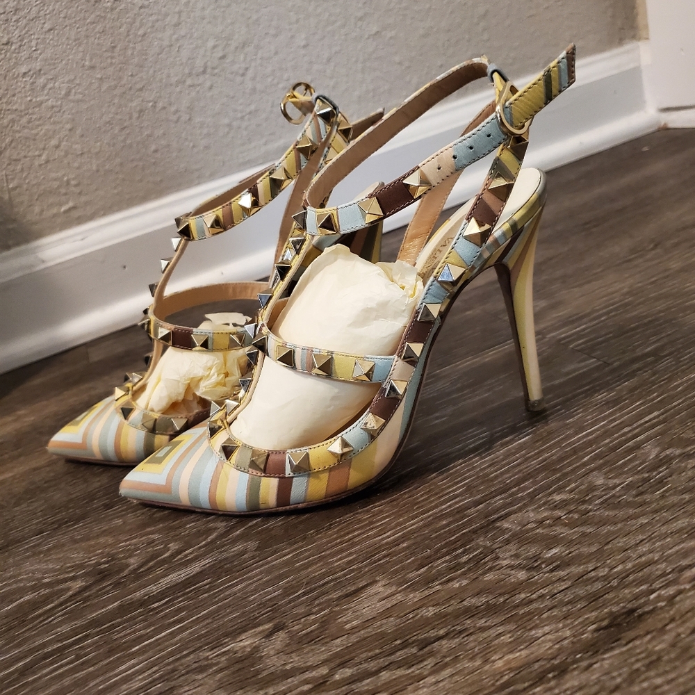 Valentino K13 Rockstud Pumps